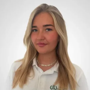 Holly-Clarke-Contracts-Administrator-at-Chigwell-Construction